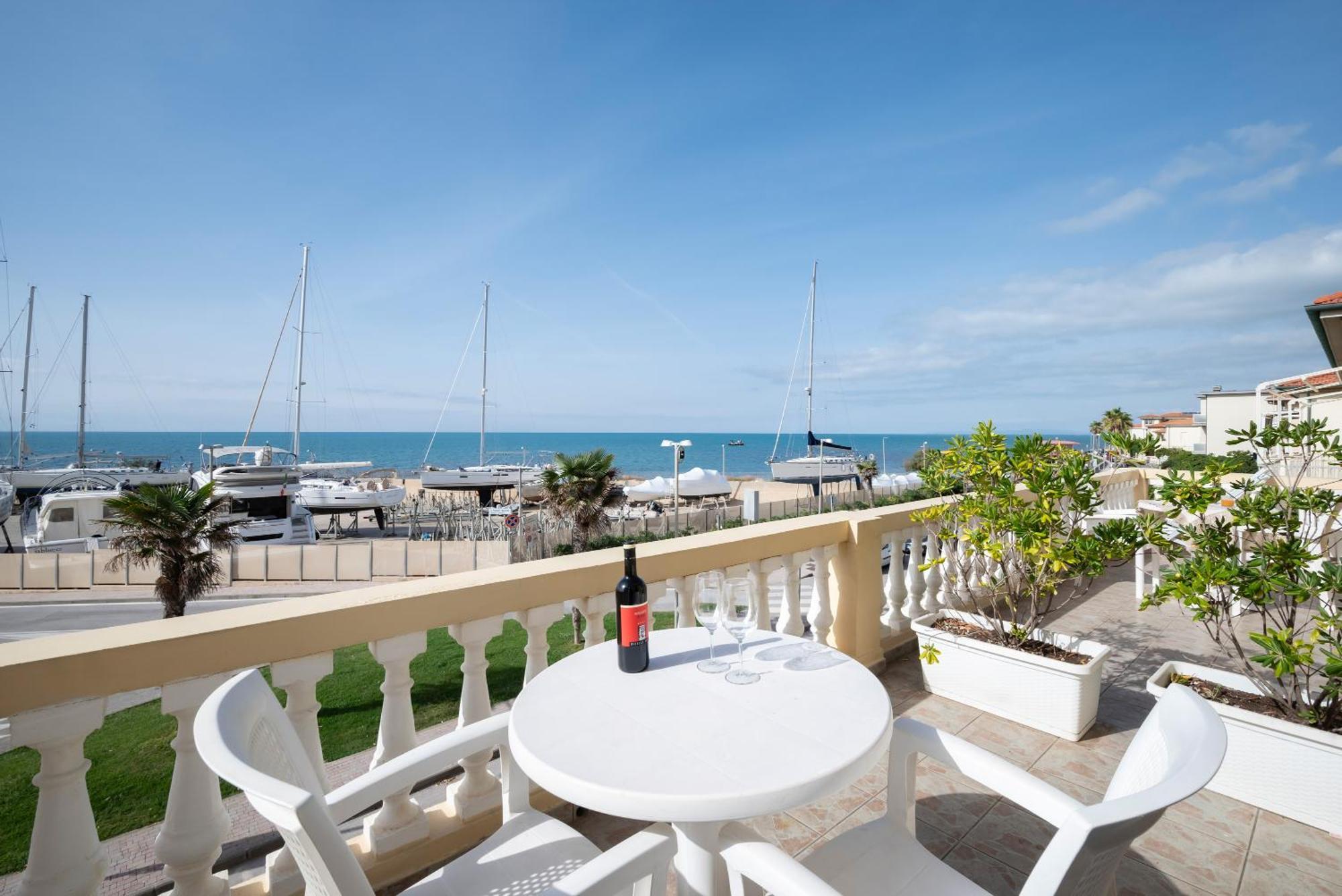 Villa Liberty San Vincenzo Eksteriør billede