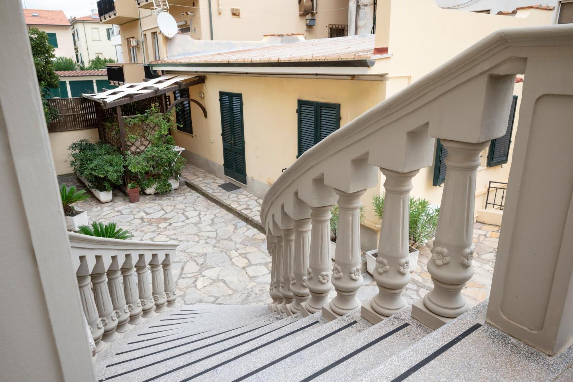 Villa Liberty San Vincenzo Eksteriør billede