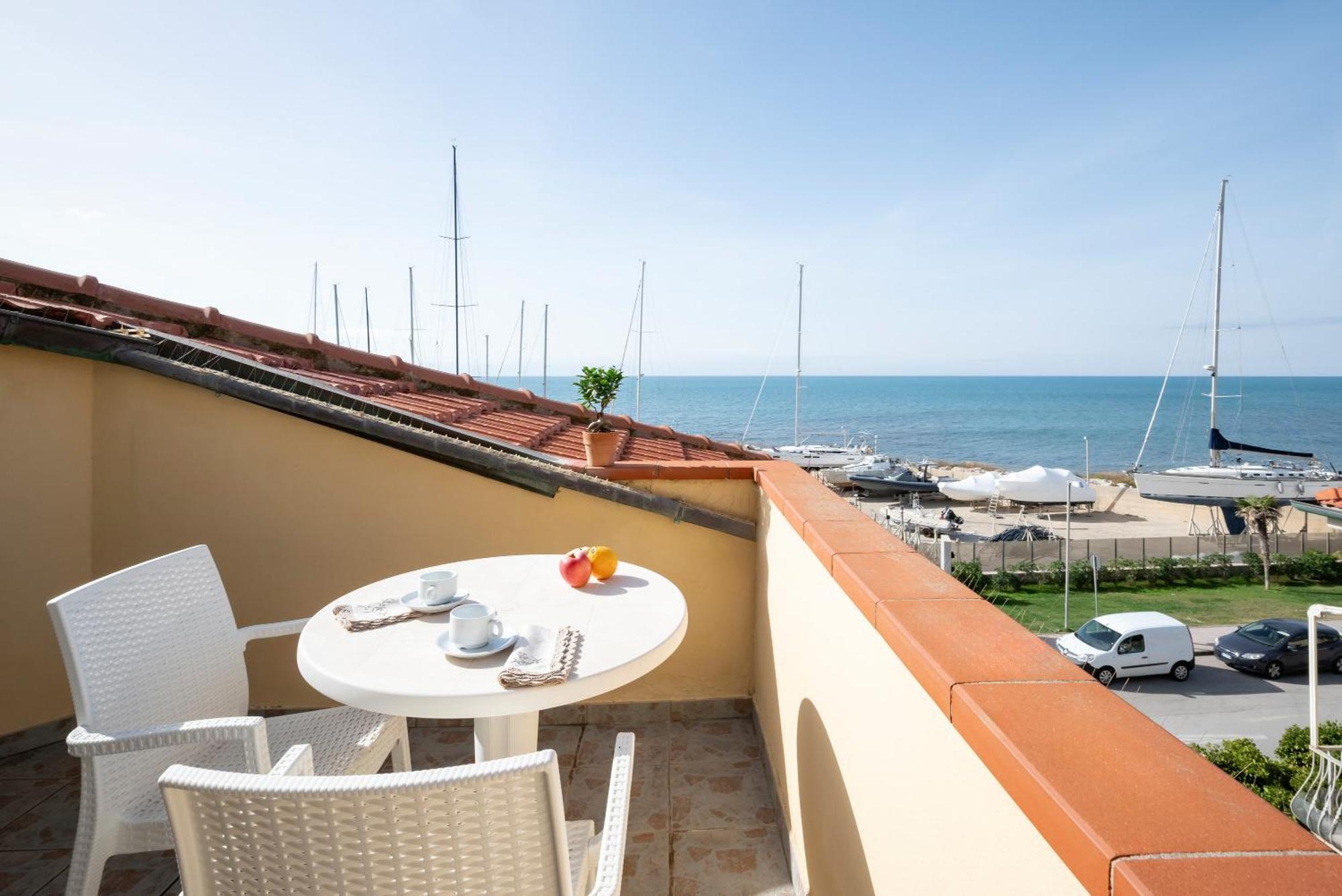 Villa Liberty San Vincenzo Eksteriør billede