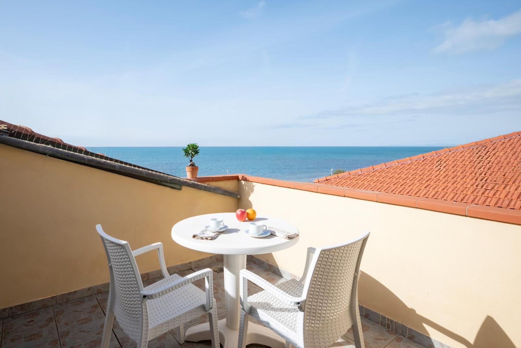 Villa Liberty San Vincenzo Eksteriør billede